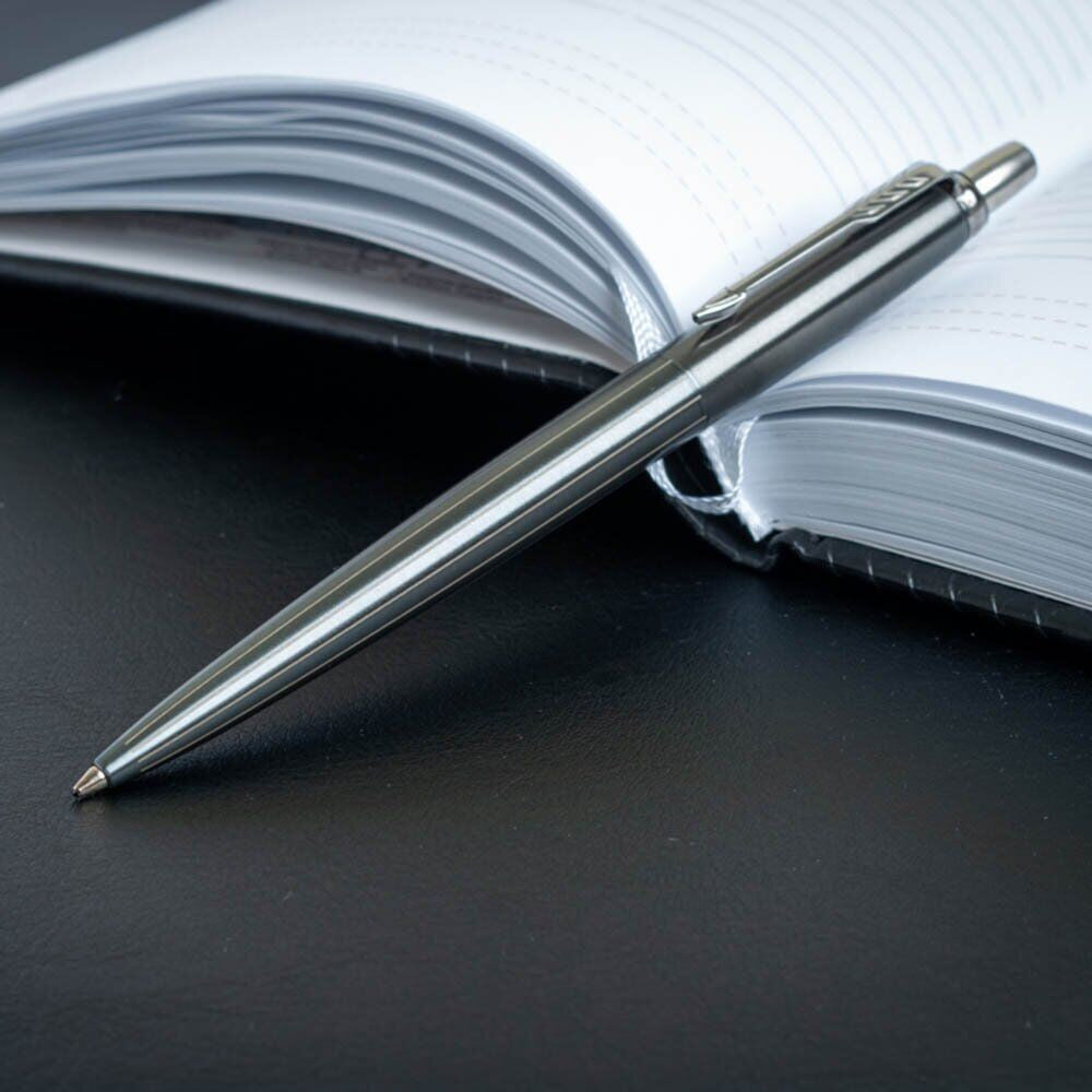 Parker Jotter Premium Ballpoint Pen - Oxford Grey Pinstripe CT (Black - Medium (M) Refill) / {ORIGINAL} / [RetailsON] - RetailsON.com (Premium Retail Collections)