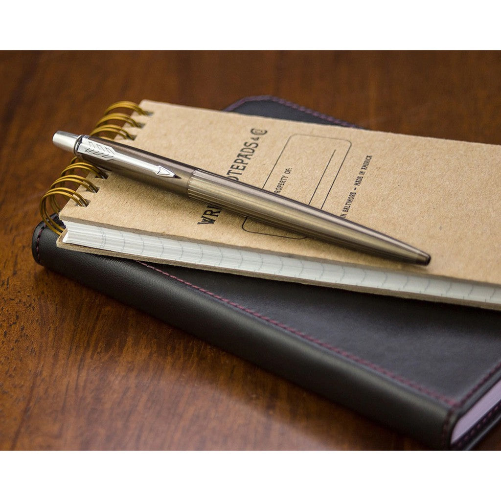 Parker Jotter Premium Ballpoint Pen - Carlisle Brown Pinstripe CT (Black - Medium (M) Refill) / {ORIGINAL} / [RetailsON] - RetailsON.com (Premium Retail Collections)